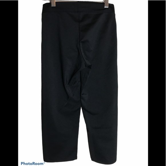 MOTION WEAR Adult Medium Black Capri Leggings - Picture 2 of 8